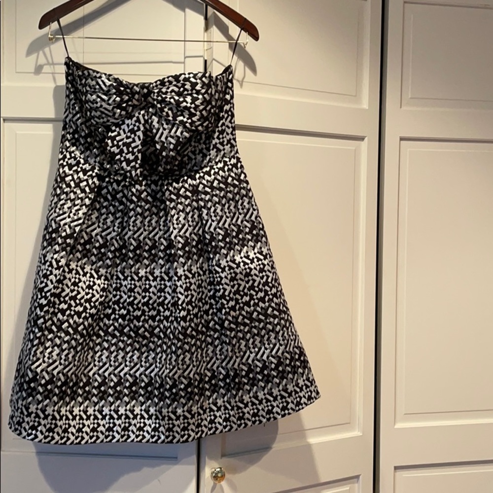 NWT- Beautiful Shimmery Strapless Cocktail Dress